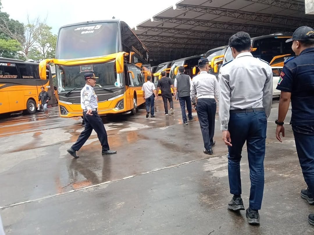 Giat Rampcheck Armada Bus dalam rangka Natal dan Tahun Baru 2024/2025 di Kota Malang