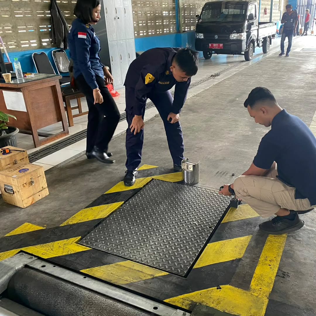 KALIBRASI PERALATAN PENGUJIAN KENDARAAN BERMOTOR