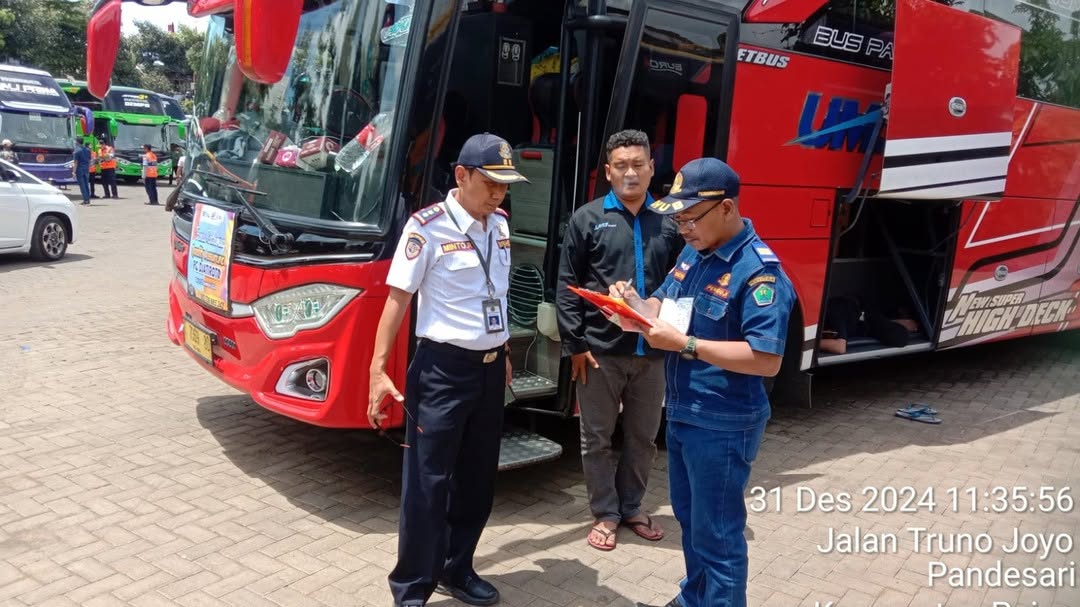 Giat RampCheck di penghujung tahun 2024 bersama Direktur Angkutan Jalan beserta Dishub Provinsi Jatim, Dishub Batu dan Polresta Batu di Lokasi Santera delafonte, Jatimpark 1